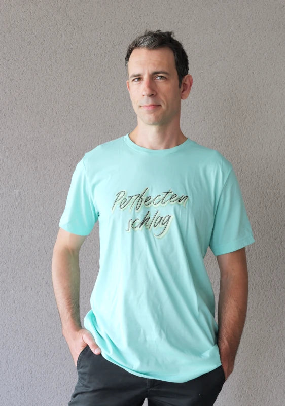 Beesly Unisex t-shirt model in size L